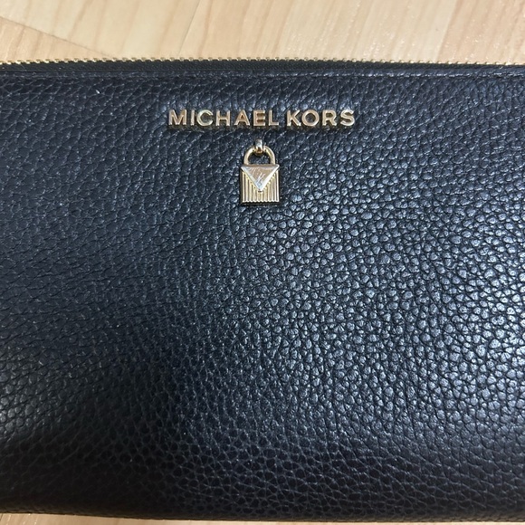 Michael Kors Black Zip Wallet - Picture 4 of 5